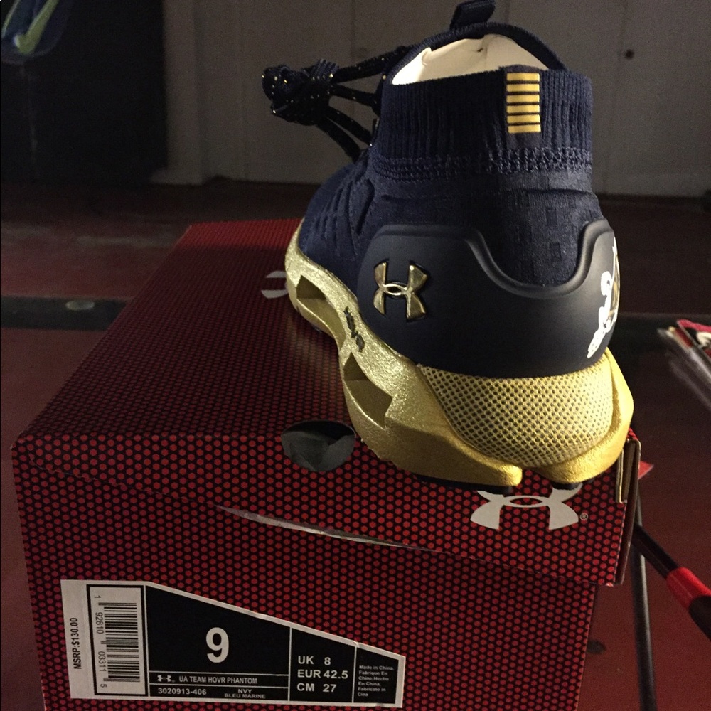 Under armor - Picture 1 of 8